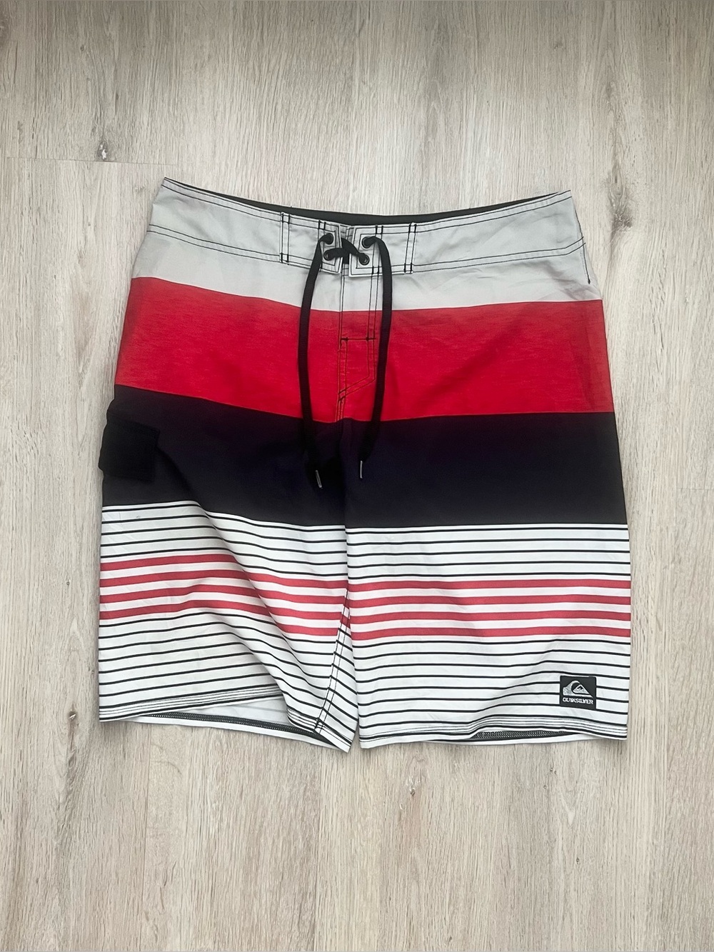 Vintage Quiksilver Board Shorts Mens 34 Unlined Swim Trunks Skater Surf Y2K